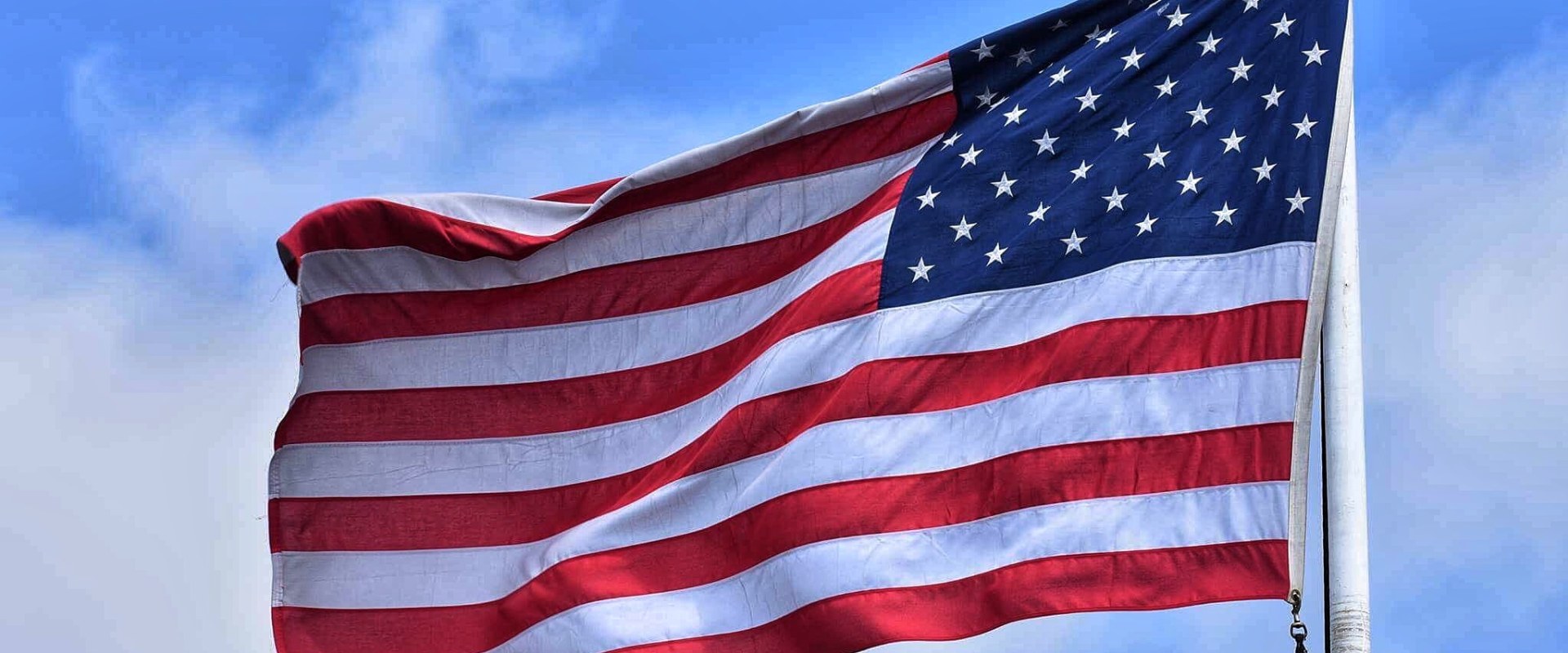 Creative Ways To Use Flags For Your Outdoor Excursion Tours