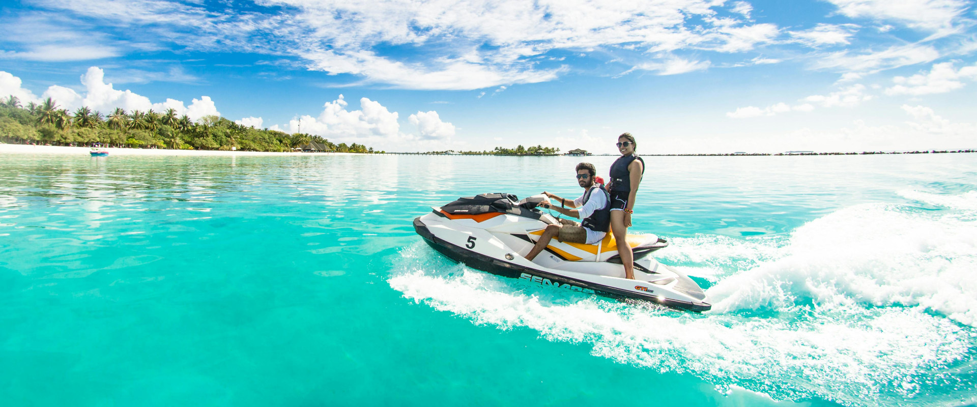 Bahamas Outdoor Excursion Tours That Combine Yacht Leisure And Jet Ski Thrills